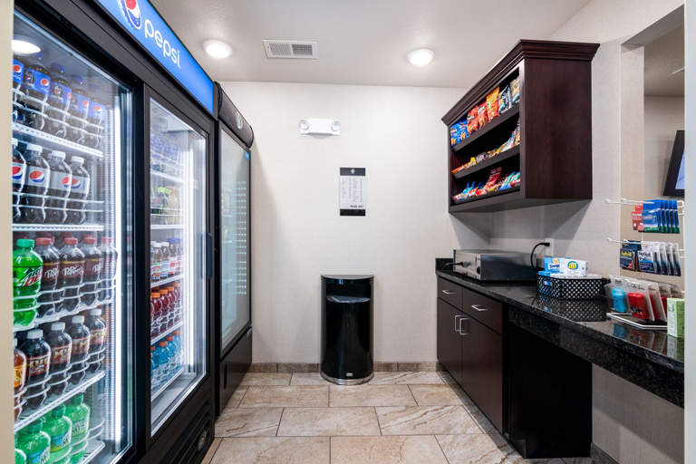 Food & Drinks 5, Cobblestone Inn & Suites - Yuma, Yuma