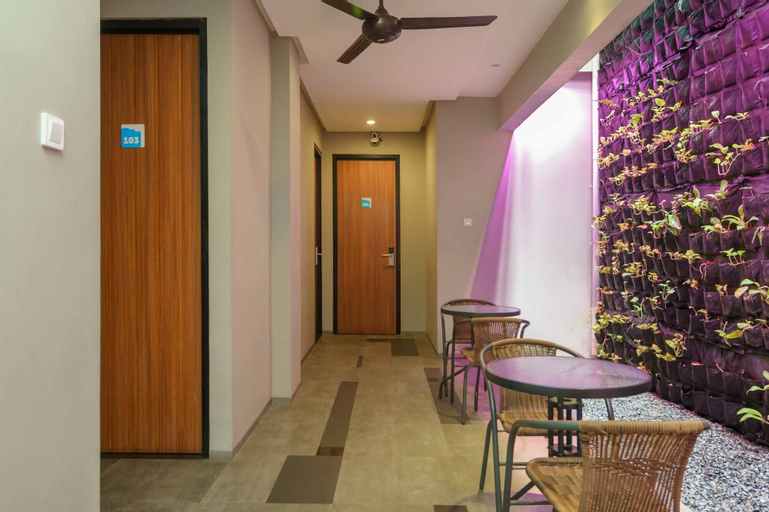 Others 4, RedDoorz Plus near Radio Dalam 3, South Jakarta