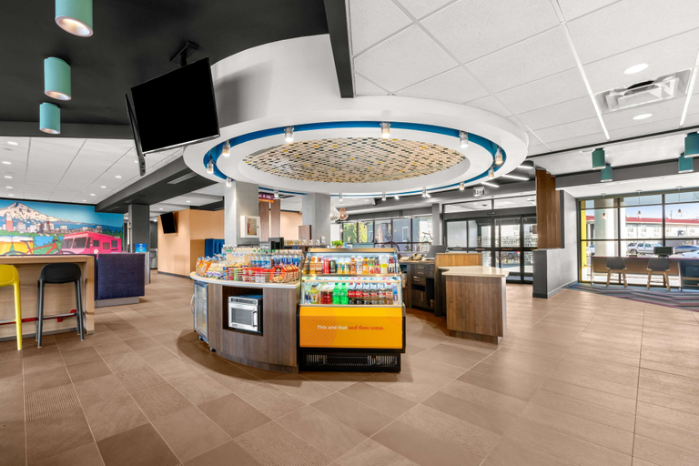 Others 5, Tru by Hilton Portland Airport, Multnomah