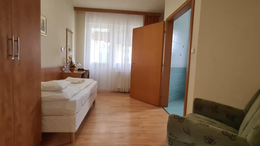 Bedroom 2, Aqua Therm Hotel, Nagykanizsai/Zalakaros