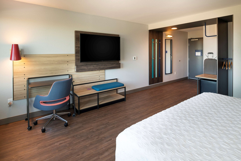 Bedroom 3, Tru By Hilton Phoenix Glendale Westgate, AZ, Maricopa