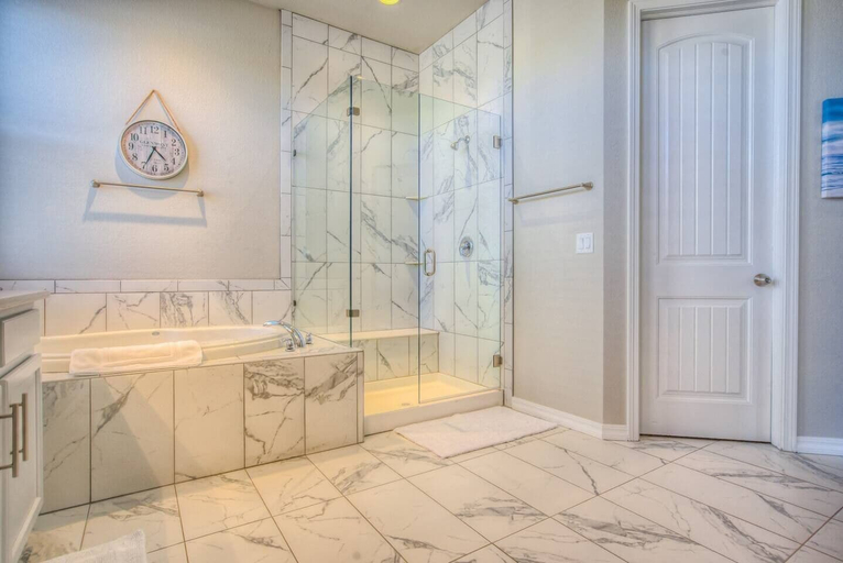 Bathroom 4, 5BD Lakeside Mountain Spectacularhot Tubluxury, El Paso