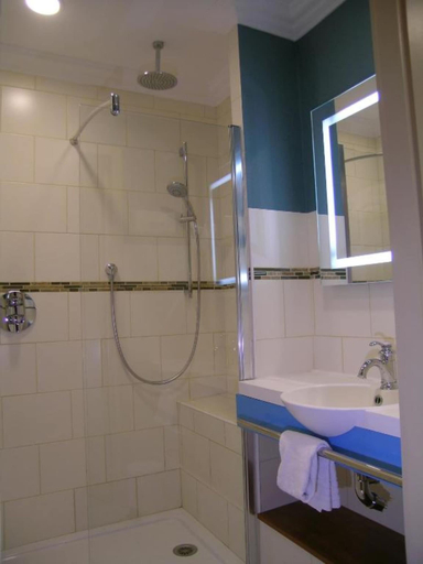 Bathroom 4, Cit'Hotel le Sphinx, Drôme