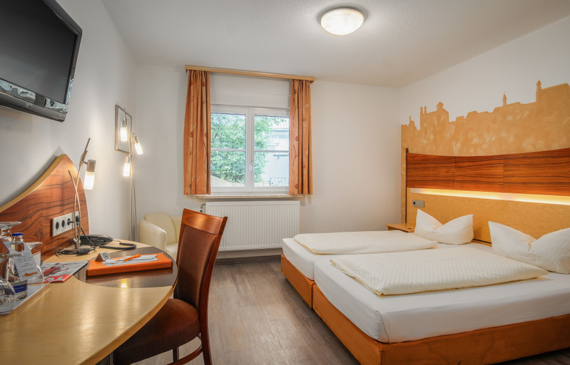 Bedroom 3, Hotel Spitzberg, Passau