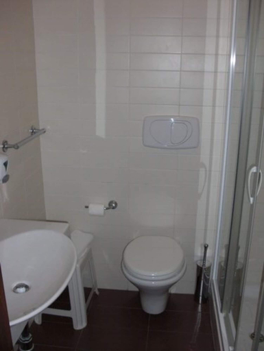 Bathroom 4, Hotel La Caminatha, Belluno