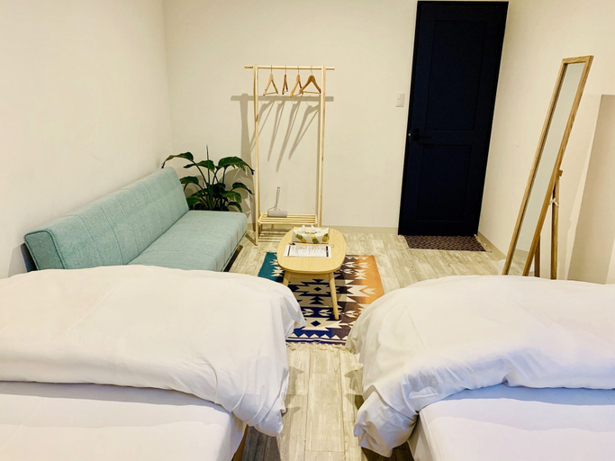 Bedroom 2, Beach Side Village Familiar - Hostel, Takahama