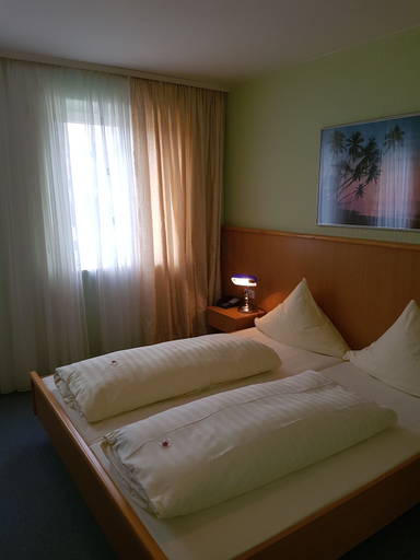 Bedroom 4, Hotel Stadt Baunatal, Kassel