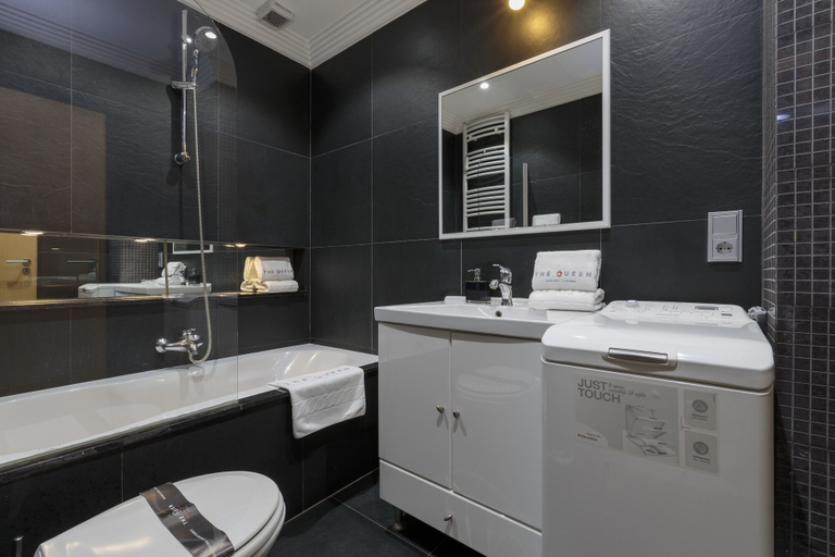 Bathroom 3, The Queen Luxury Apartments - Villa Serena, Luxembourg