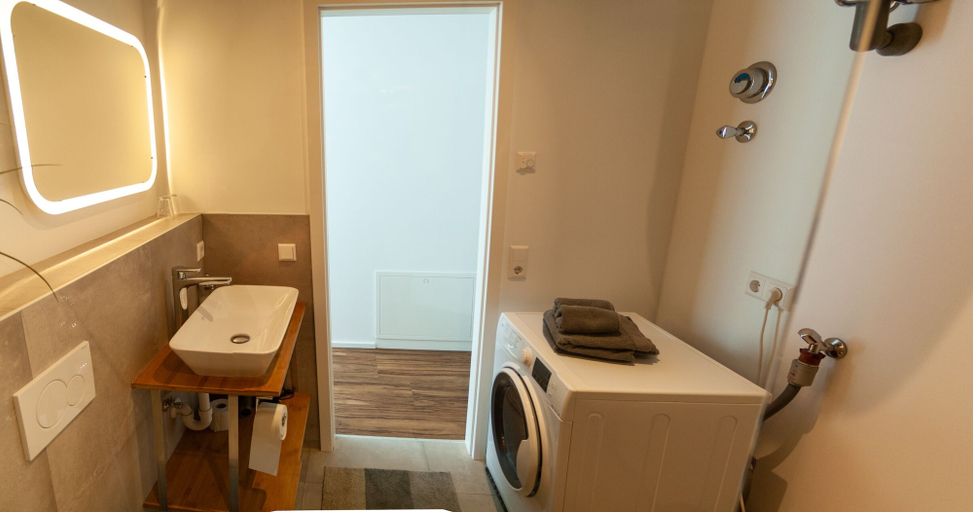 Bathroom 3, Soulfactory Apartments, Neu-Ulm