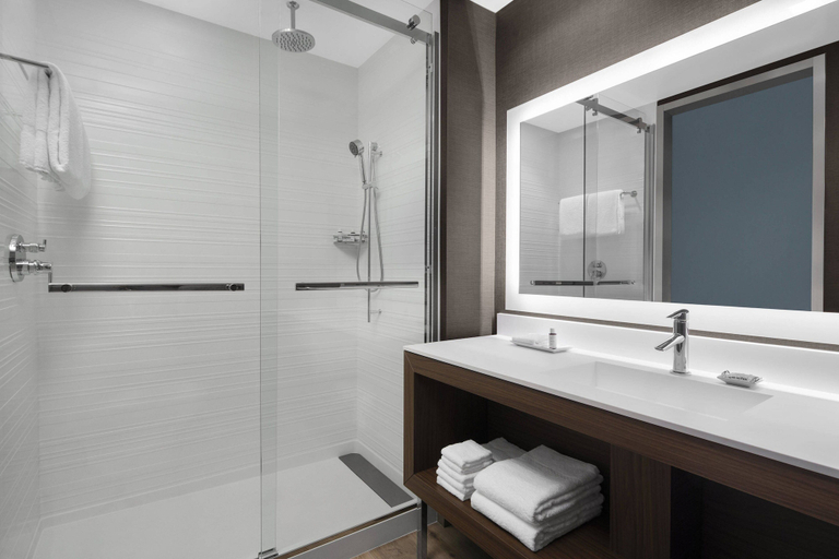 Bathroom 4, AC Hotel by Marriott Columbus Downtown, Franklin