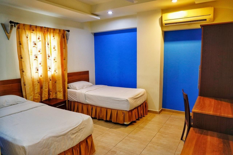 Bedroom 3, Johny International Hotel, Muscat