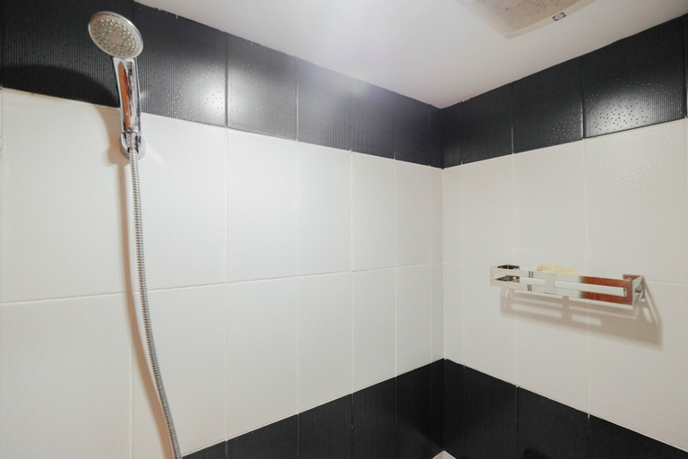 Bathroom 2, Cozy Studio Apartment at Cinere Bellevue, Depok