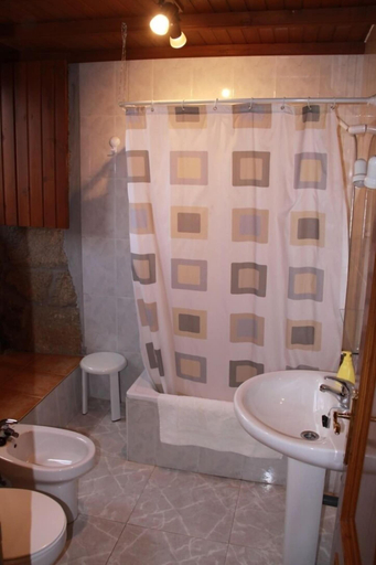 Bathroom 5, Casa do Americano, Ourense