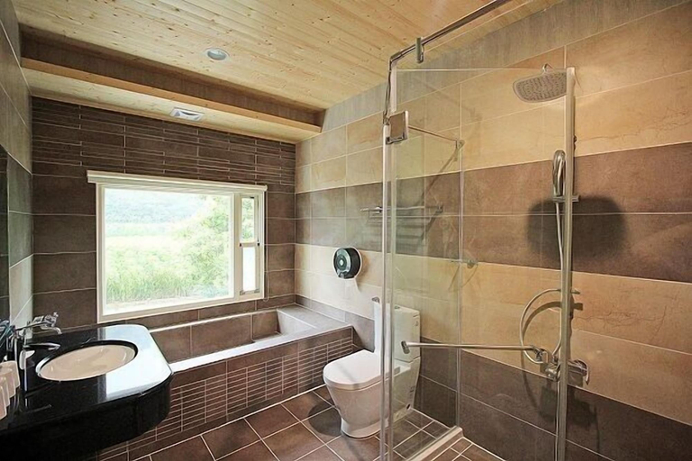 Bathroom 3, Cai Feng B&B, Hualien