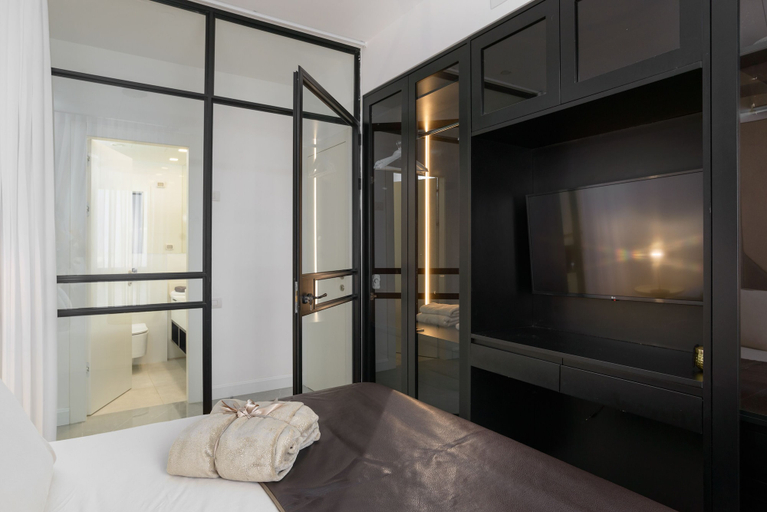Bedroom 2, Luxury with Terrace & Sea View by FeelHome