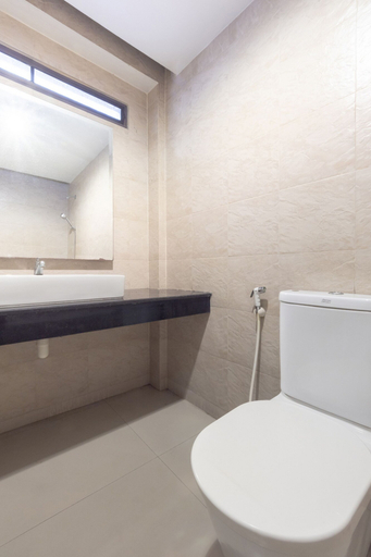 Bathroom, OYO 75382 Chonburi Hotel, Muang Chon Buri