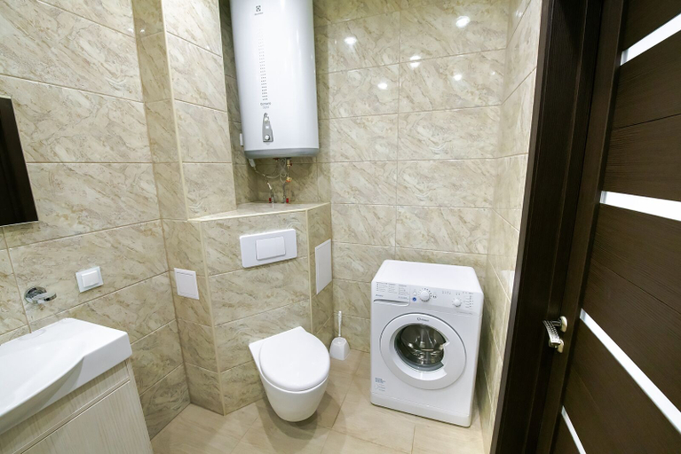 Bathroom 4, Apartment on Komarova 58-1b, Vladivostok gorsovet