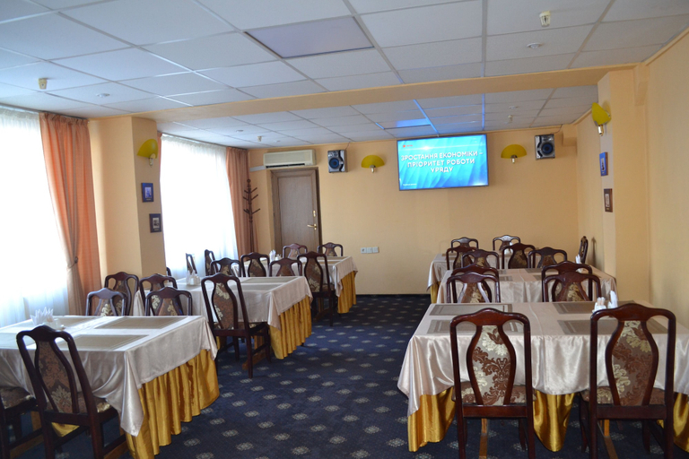 Food & Drinks 4, Hotel Druzhba, Holosiïvs'kyi