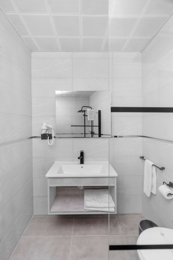 Bathroom 5, Melanj Airport Hotel, Arnavutkoy