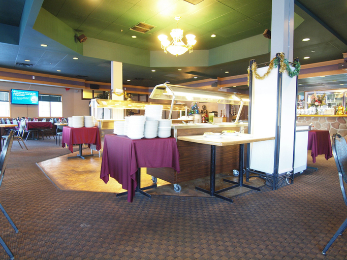 Food & Drinks 5, Travelodge by Wyndham Lacombe, Division No. 8