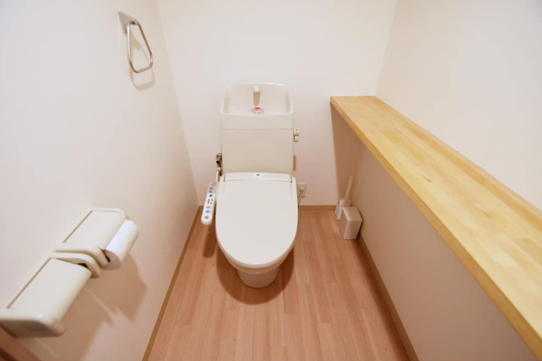 Bathroom 5, Chamomile Nishimachi 203, Naha