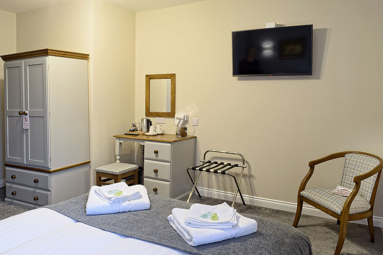Bedroom 2, Hanbury Turn, Worcestershire