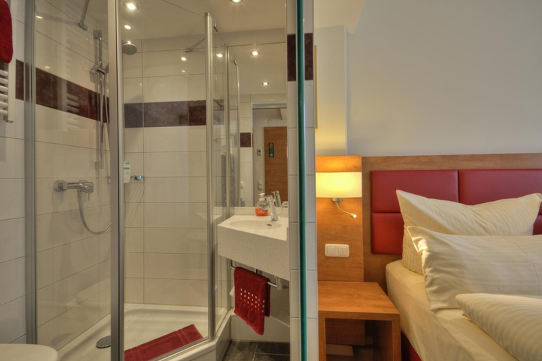 Bedroom 2, Hotel Condor, München