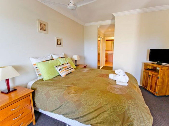 Bedroom 2, Breakers 1/8, Clarence Valley- Coast