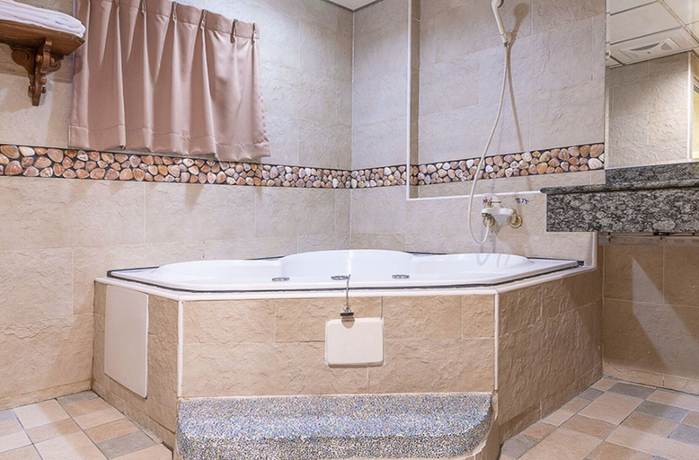 Bathroom 5, Chicago Motel, Yilan