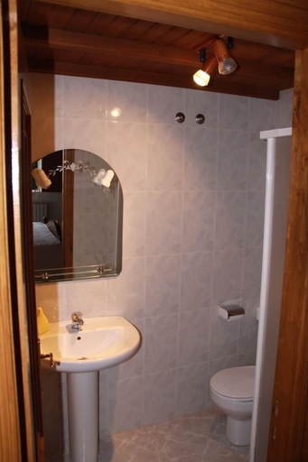 Bathroom 3, Casa do Americano, Ourense