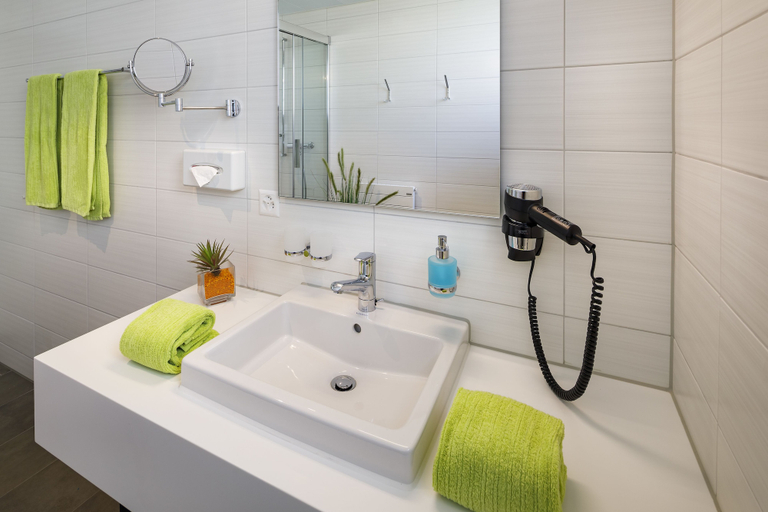 Bathroom 4, Hotel Jardin, Bern