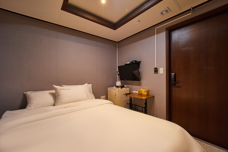 Bedroom 3, Seoul Central Hotel, Jung