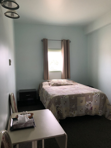 Bedroom 2, Iceberg Inn, Division No. 23