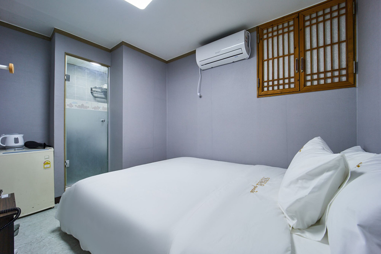 Bedroom 2, Seoul Central Hotel, Jung
