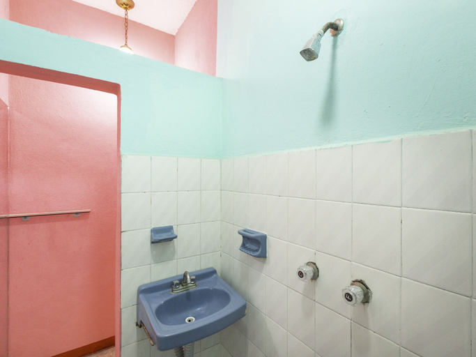 Bathroom 3, Hotel La Calenda, Dist. Tlacolula