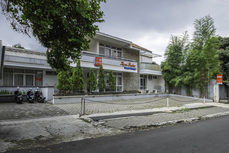 Exterior & Views 1, OYO 1873 Kyai Luhur Guest House, Bandung