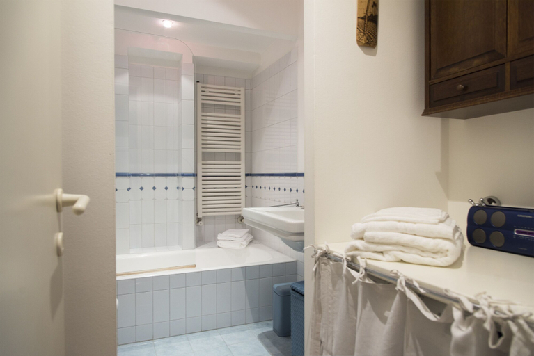 Bathroom 4, Attractive Apartment in Navigli Area, Milano
