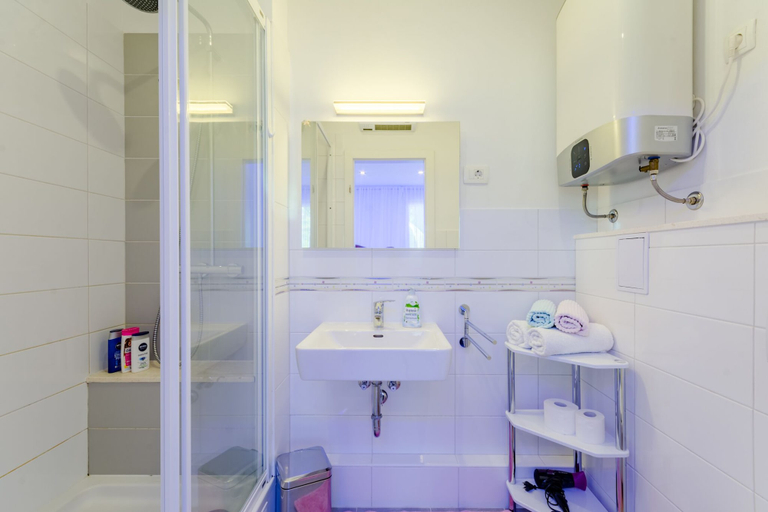 Bathroom 2, Studio Luce Mala, Split