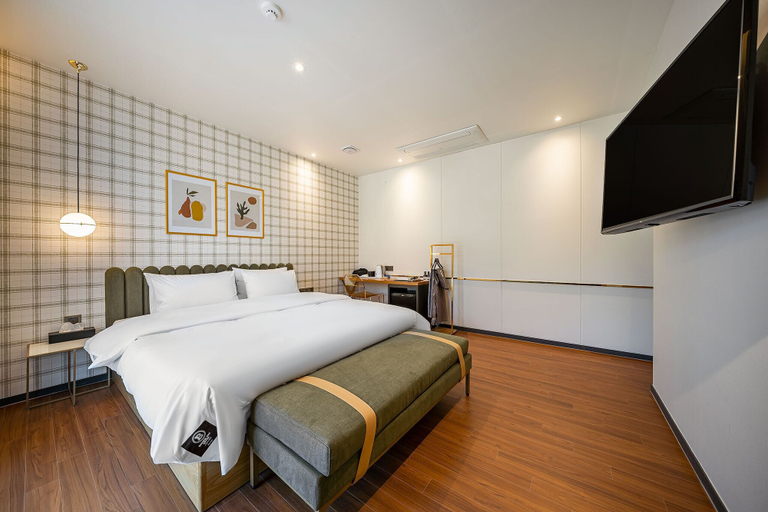 Bedroom 4, Brown-dot Hotel Signature, Buk