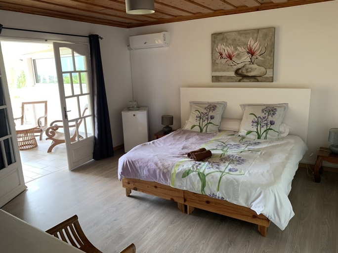 Bedroom 2, Gîte le Longane, Saint-Pierre