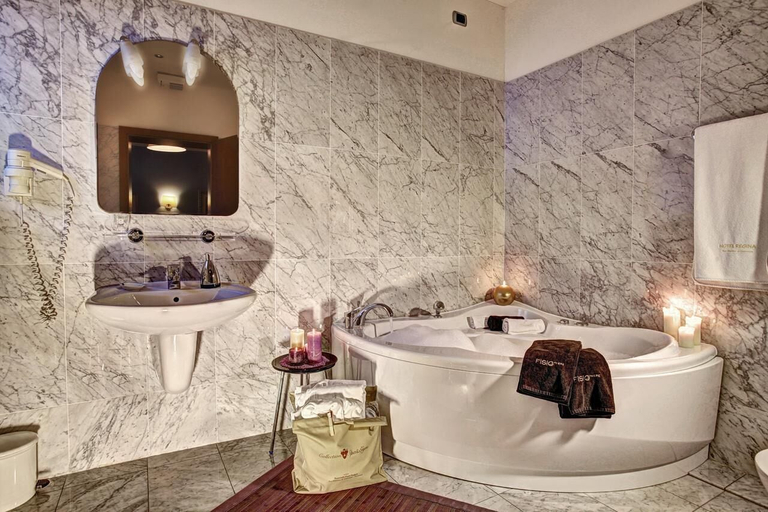 Bathroom 4, Storico Hotel Regina, Trento