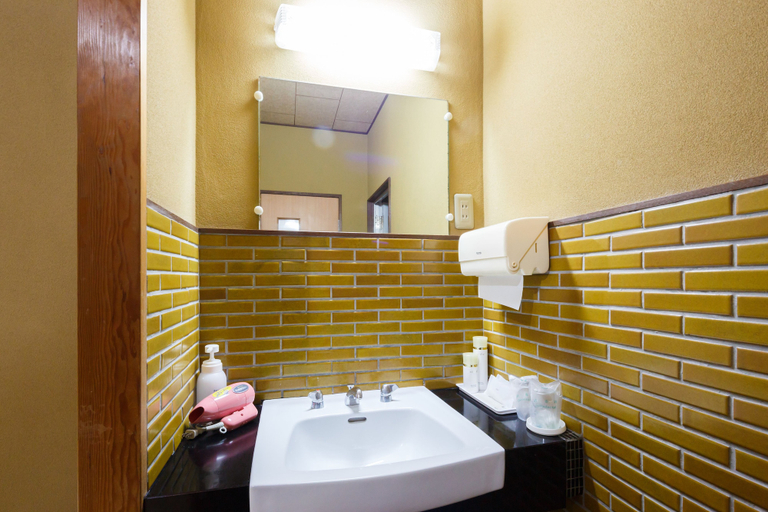 Bathroom 4, Kibune Hiroya, Kyoto