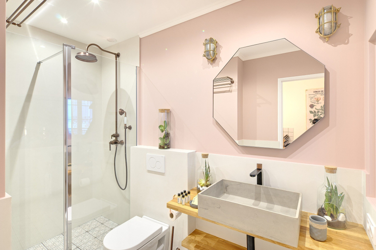 Bathroom 2, The Charming Luxembourg Garden, Paris