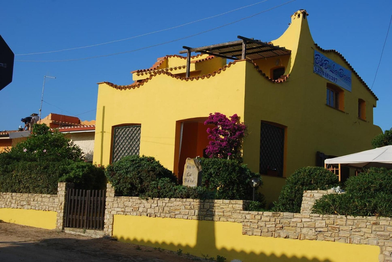 Exterior & Views 2, La Baia Apartments, Oristano