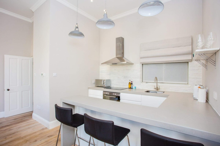 Others 4, Modern & Spacious 1 Bedroom Apartment in London, London