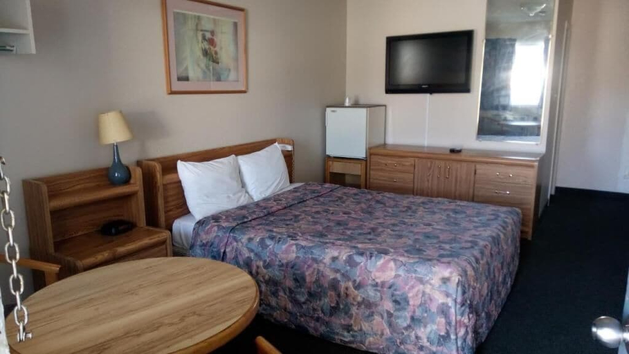 Bedroom 4, Tropicana Inn, Niagara