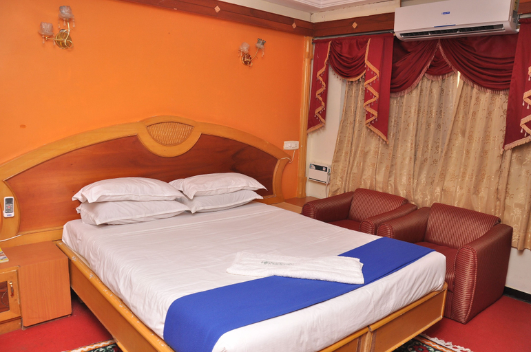 Bedroom 2, Hotel Sathyam, Pudukkottai