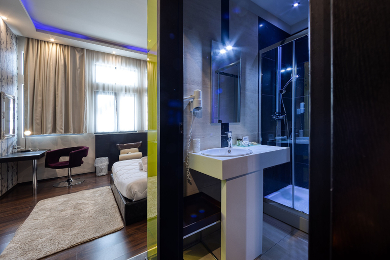 Bathroom 4, Gallery Art Hotel, Thessaly