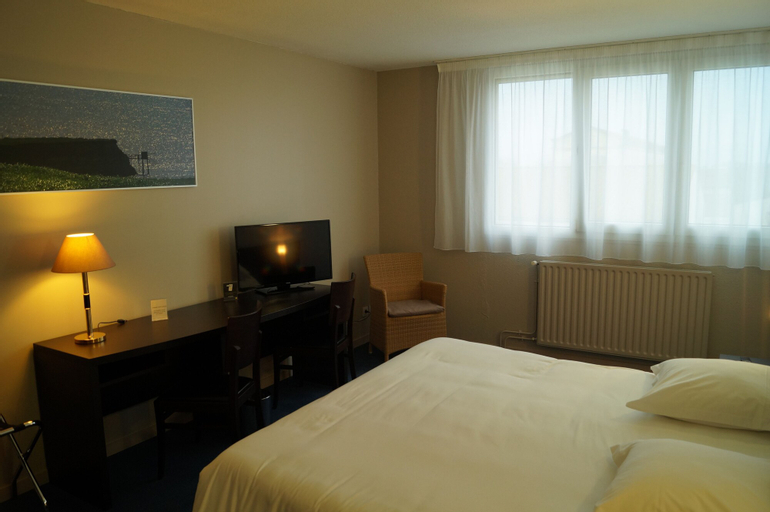 Bedroom 4, Hotel Des Remparts, Charente-Maritime