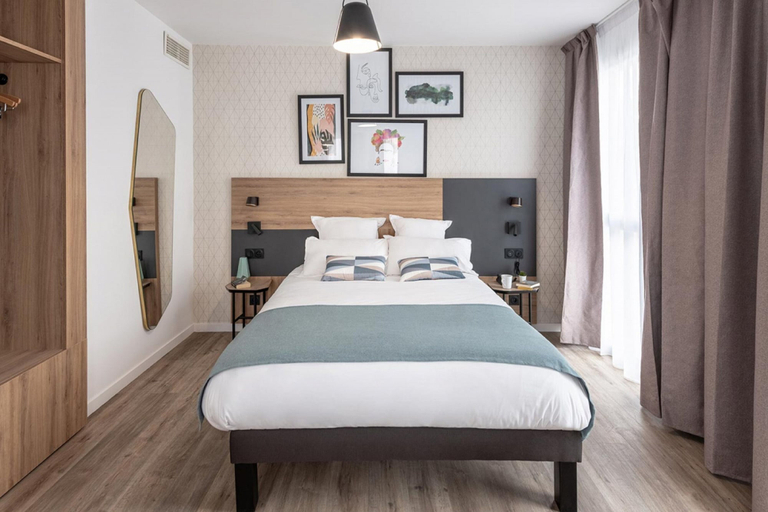 Bedroom 2, Appart'City Collection Saint Germain en Laye, Yvelines